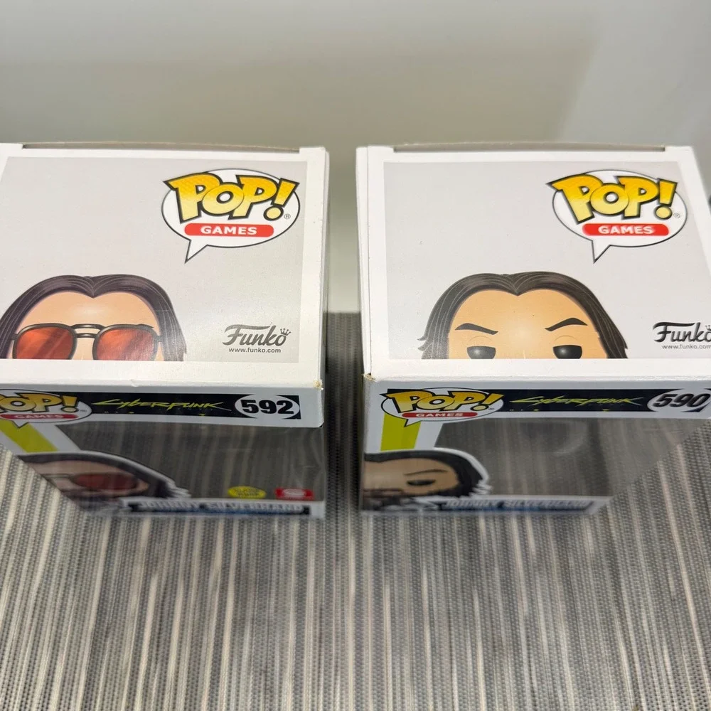 Funko Pop Cyberpunk 2077 Johnny Silverhand 590 & 592 Glow in Dark Exclusive Set